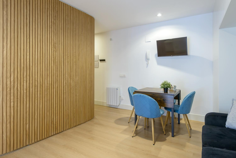 Others 2, Gran Via NEW 2BR 1BTH Elevator, Madrid