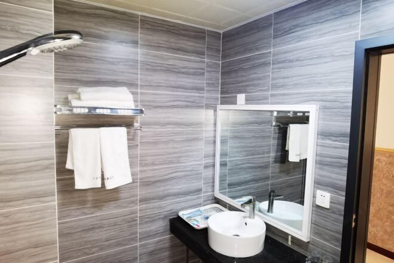 Bathroom 3, Haoping Birth House Business Hotel, Zibo