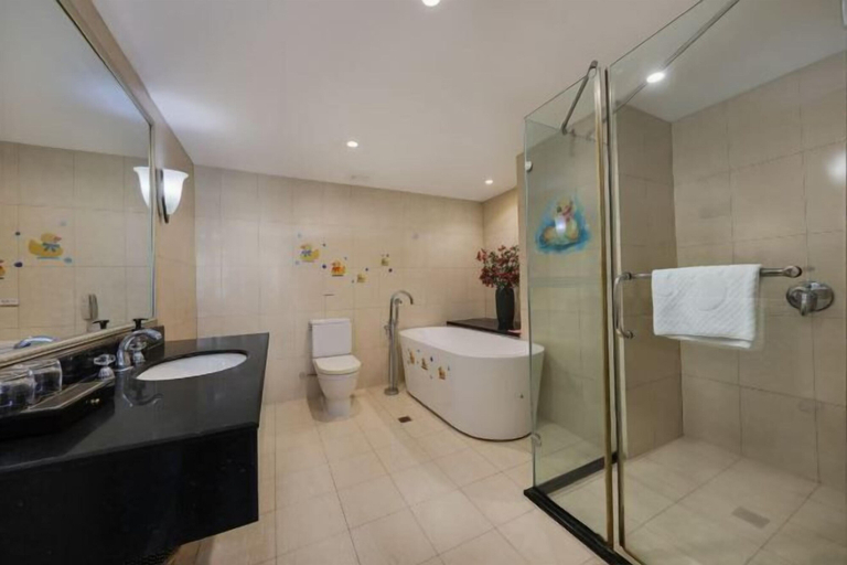 Bathroom 4, Wuhan Huazun Tianlun Hotel, Wuhan