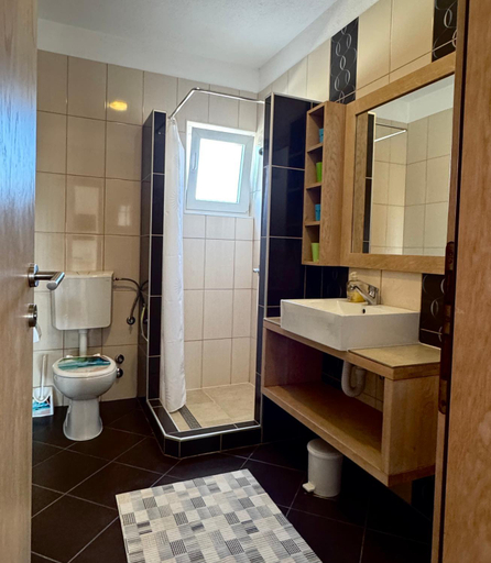 Bathroom 2, Apartmani Binka, Zadar