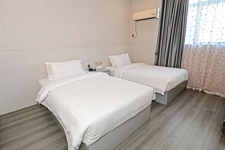 Bedroom 2, Changsha Xingangwan Hotel, Changsha
