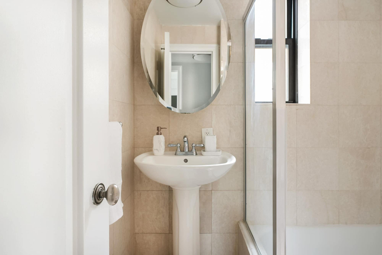 Room 1, 73-406 New 1BR 1bth UWS Doorman Gym, New York