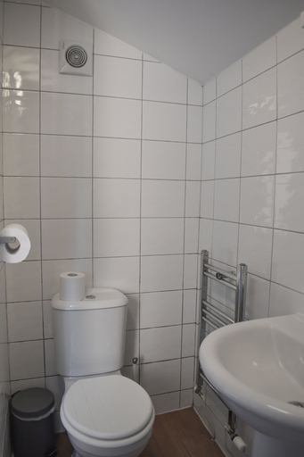 Bathroom 5, Grosvenor Place Guest House, Cheshire West and Chester