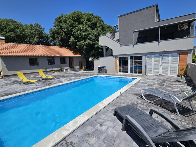 Facilities 2, Apartments Relax, Obrovac