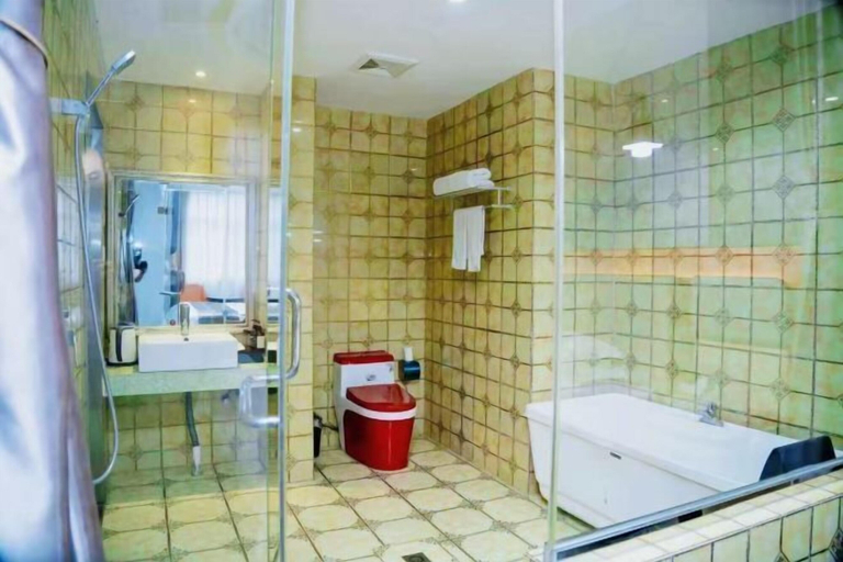 Bathroom, Danfeng Junlin World Theme Hotel, Shangluo