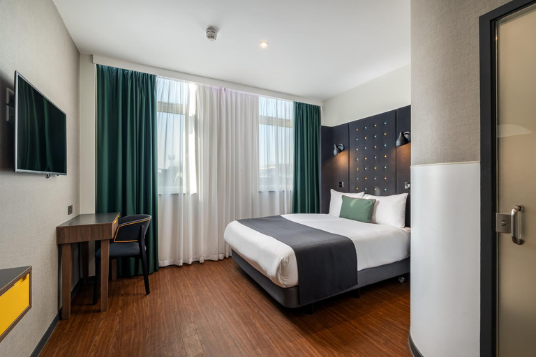Bedroom 3, Point A Hotel London Kings Cross - St. Pancras, London