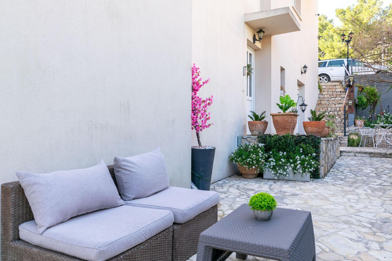 Facilities 4, Apartments Knez, Podstrana
