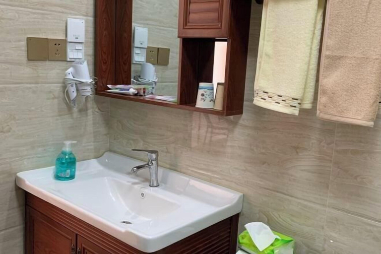 Bathroom 2, A Rest in Xinchang, Shaoxing