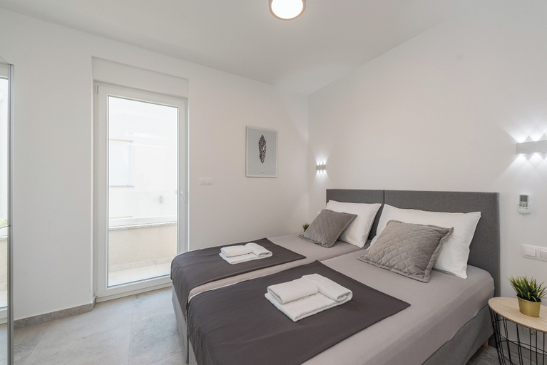 Bedroom 3, Pool apartments Villa Meteorite, Novalja
