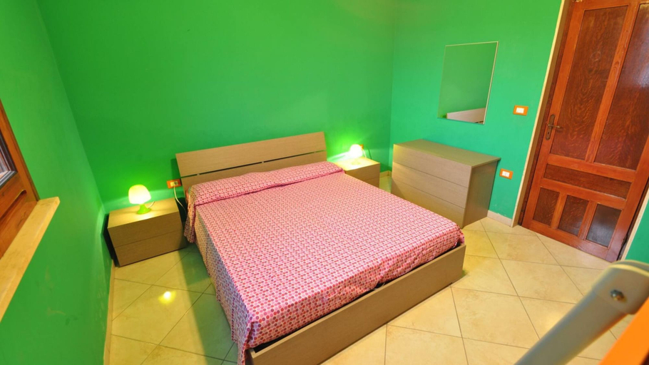 Room 4, Villa for 6 People 2 Bedrooms a few Meters From the sea, Lecce