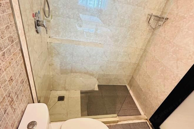Bathroom 4, Jiangsu Hotel, Ili Kazakh