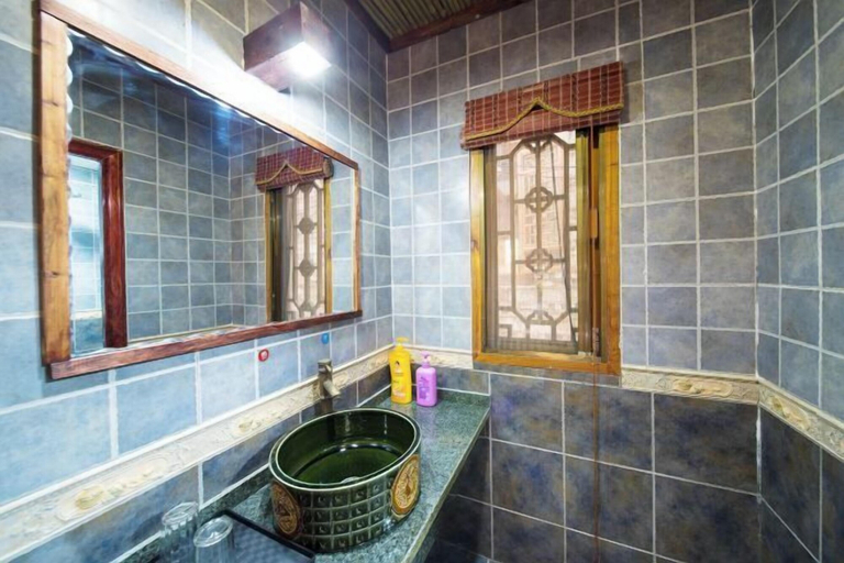 Bathroom 3, Puzhehei Jingxiu Jiayuan Inn, Wenshan Zhuang and Miao