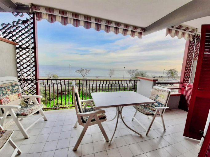 Balcony 4, Alba Sul Mare Apartments, Messina