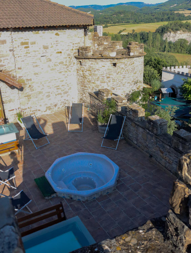 Sport & Beauty 2, Las Bodegas De Claveria, Huesca