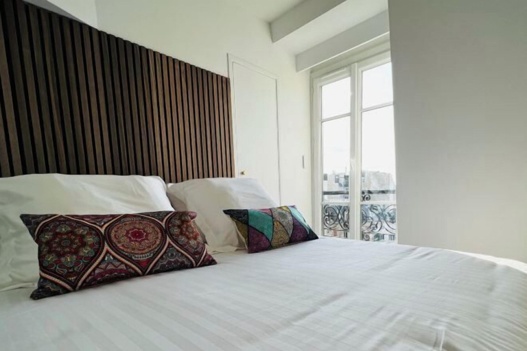 Bedroom 3, Paris Monceau by Edelsam, Paris