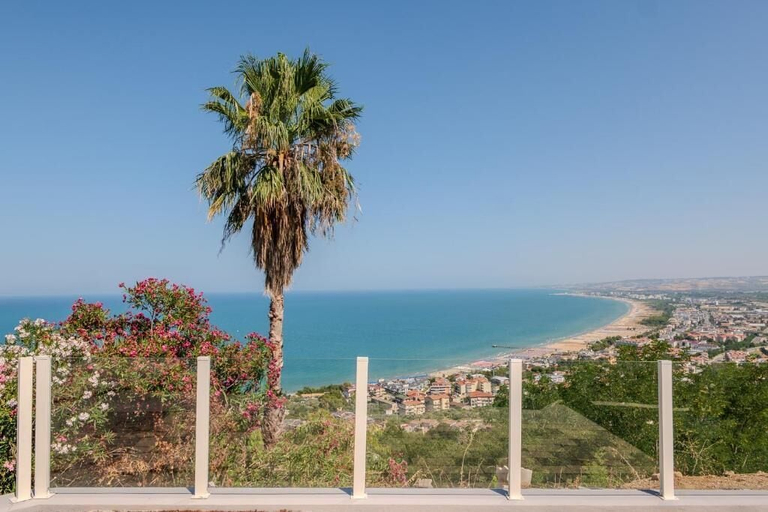 View from property 3, Miramare Suites - Camera Verde, Chieti