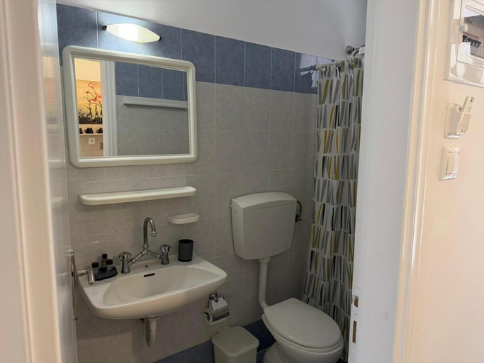 Bathroom 2, Alex Studios, Ionian Islands