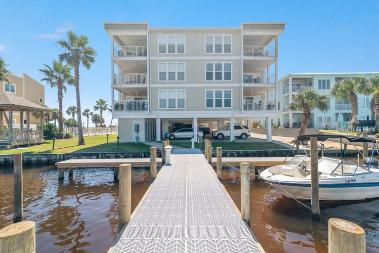 Room 3, Portside 108- On Ole River Bring Boat Pool, Escambia