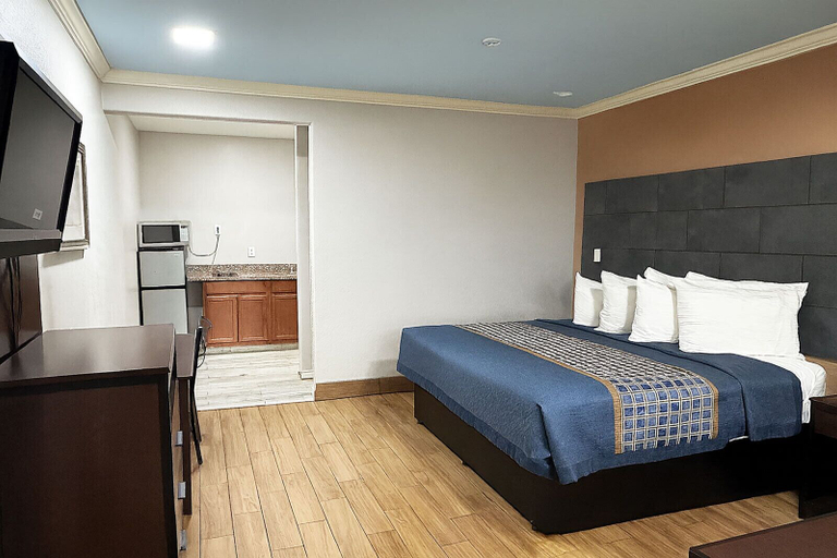 Room 3, Downtowner Inns & Suites IAH Airport-Humble, Houston