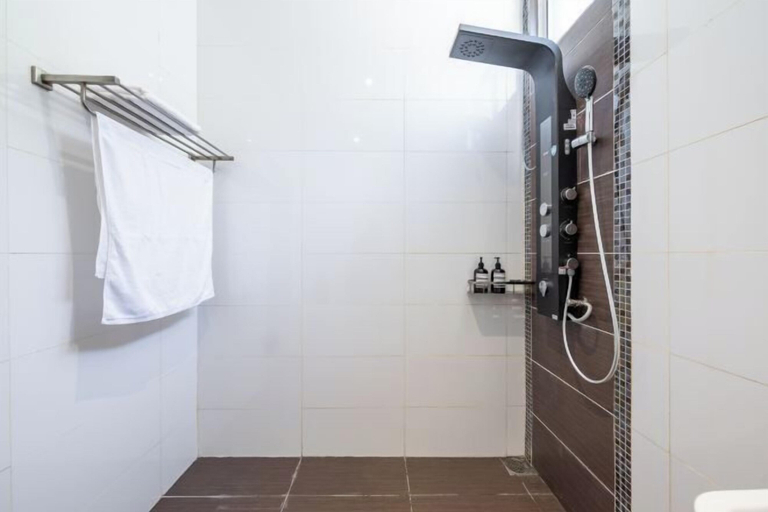 Bathroom 4, La Ferringhi Villa by BRB, Pulau Penang