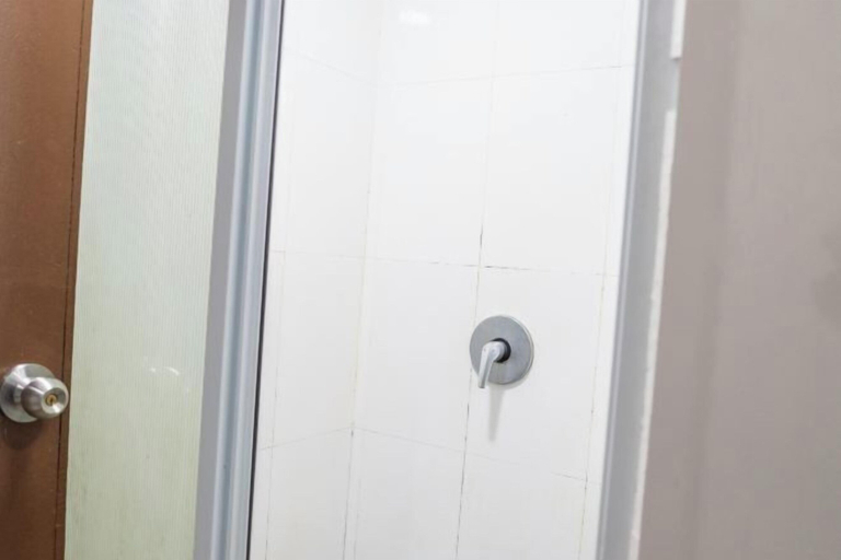 Bathroom 3, Hotel Meligai Kapit, Kapit