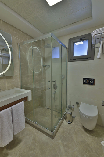 Bathroom 5, BUCA MAT HOTEL BY TAHTALI, Konak