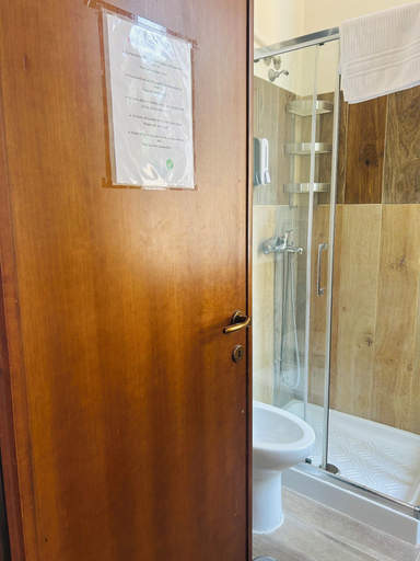 Bathroom 5, Hotel VM, Roma