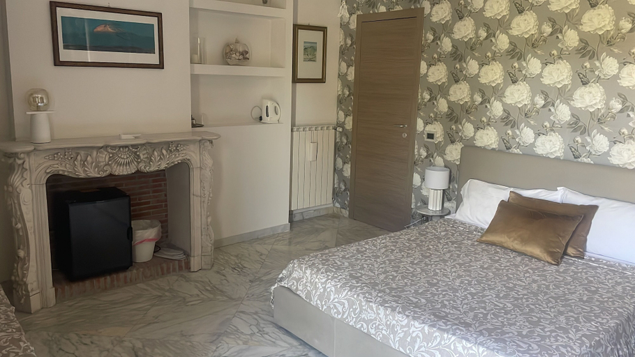 Bedroom 5, Etna Petit relais, Catania
