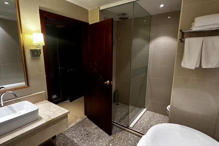 Bathroom 4, Hotel Hunchun X, Yanbian Korean