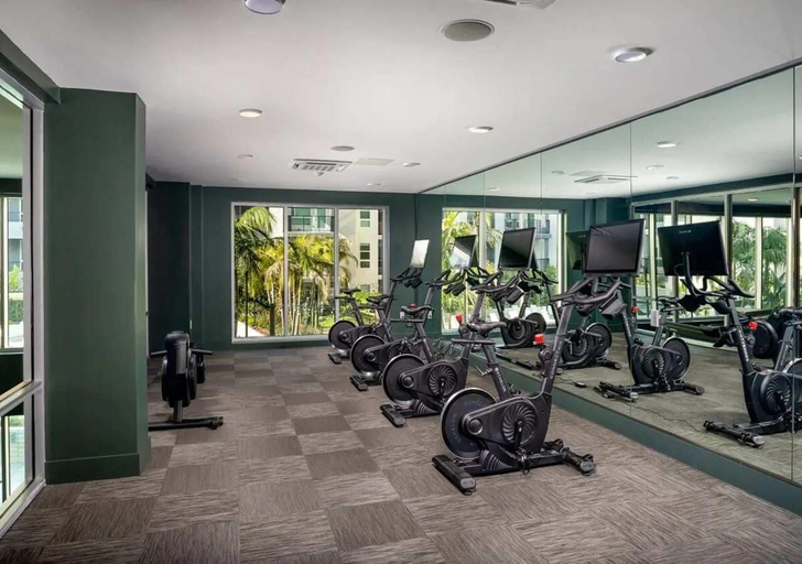 Room 2, Spacious Stay 10 Min to Disneyland Pool Gym, Orange