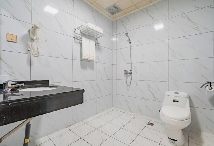 Bathroom 3, Zhuxin Business Hotel, Huizhou