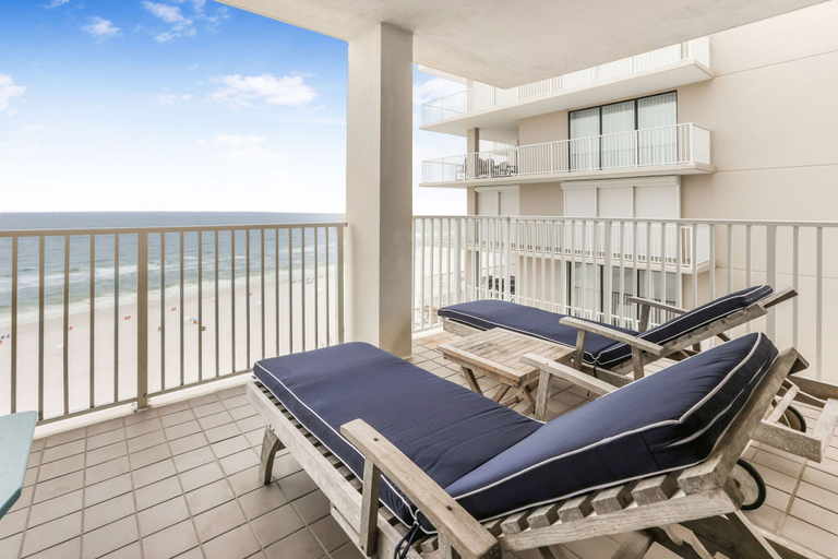 Room 5, Windward Pointe 1006- Corner Unit Incredible Views, Baldwin