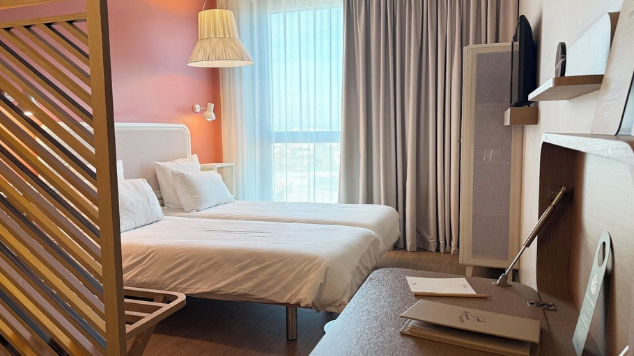 Bedroom 3, OKKO Hotels Paris la Défense, Hauts-de-Seine
