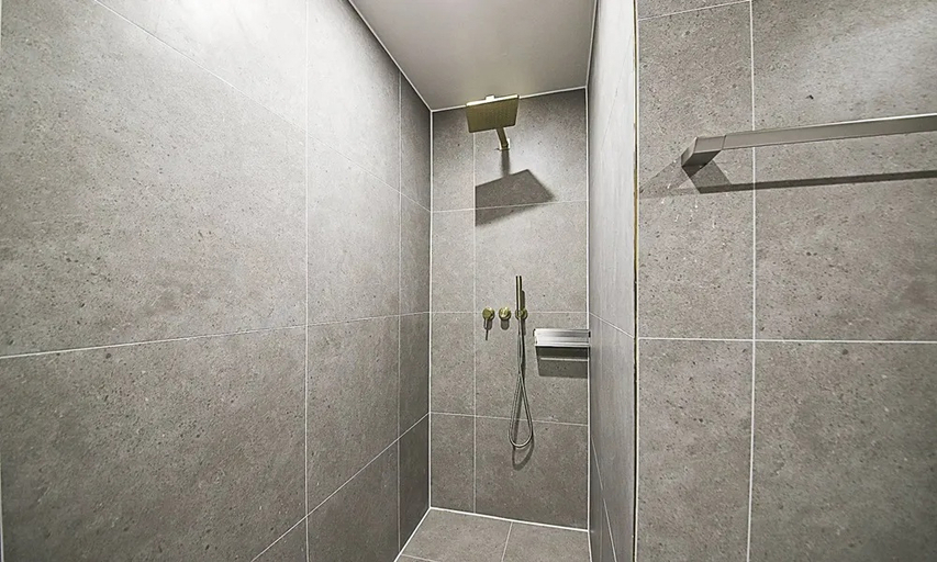 Bathroom 3, Tongyeong Tourist Hotel, Tongyeong