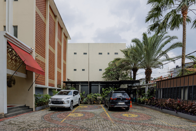 Exterior & Views 2, RedDoorz Premium near Ragunan Zoo 2, Jakarta Selatan