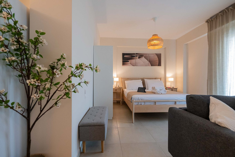 Room 5, Home Easy Kalamata Central Space Private Parking, Peloponnese