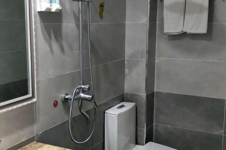 Bathroom 3, Xuan En Jingyi Sunshine Inn, Enshi Tujia and Miao