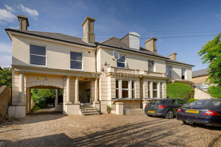 Room 5, Cozy One-bedroom Flat in Slough, Slough