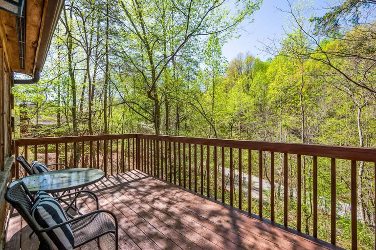 Room 3, Quiet-hot Tub-fireplace-honeymoon-hiking-relax, Sevier