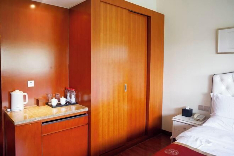 Bedroom 3, Yangzhou Slender West Lake Huijin Hotel, Yangzhou