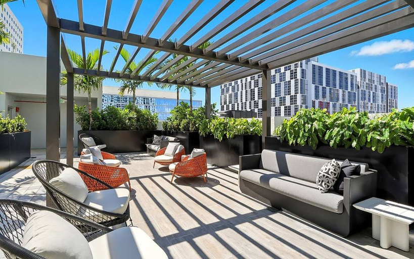 Exterior 2, Landing Apartments Miami near Overtown, Miami-Dade
