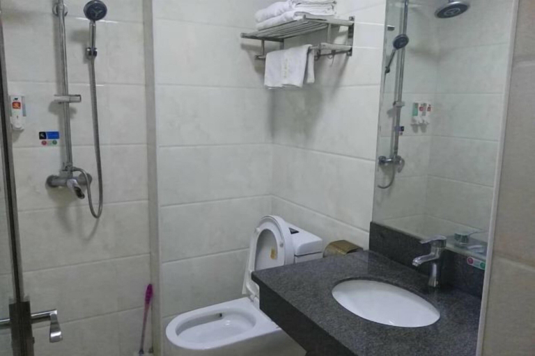 Bathroom 4, JUNLAISHUN HOTE, Ganzhou