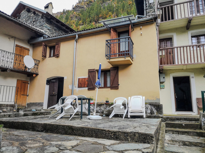 Front of property, Casa Vacanze Con Vista Sulla Valle Soana, Torino