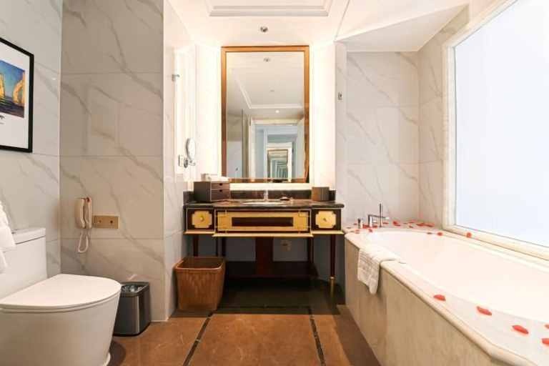 Bathroom 4, Fucheng International Hotel, Langfang