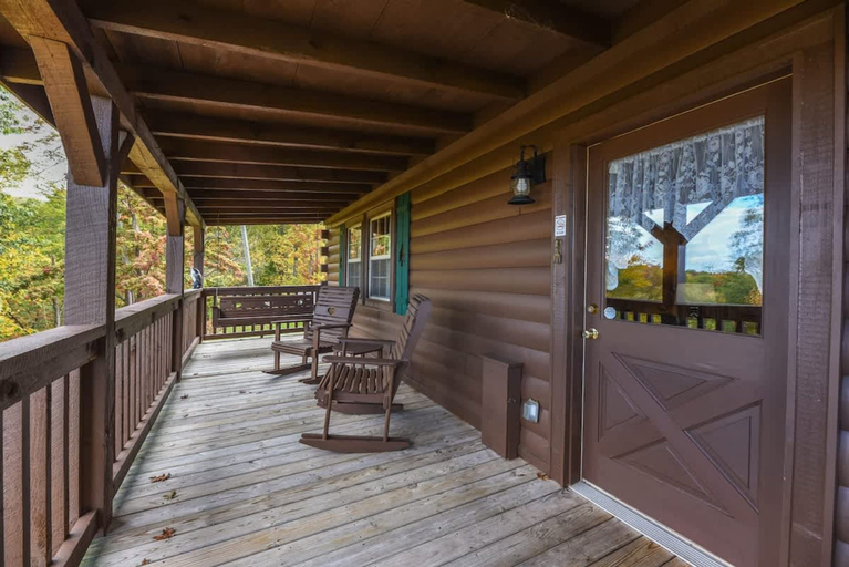 Room 3, Amazing Views Hot Tub Pool Table Fireplace Relax, Sevier