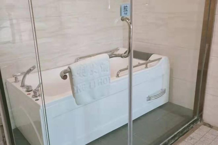 Bathroom 4, Yongli Hotel, Guang'an