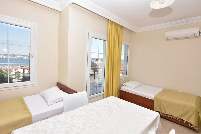 Bedroom 1, Uzun Apart Otel, Ayvalık
