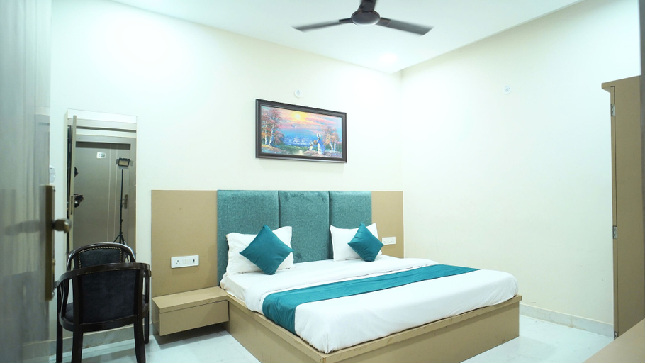 Room 3, Hotel Shri Radha Sneh Mathura, Mathura