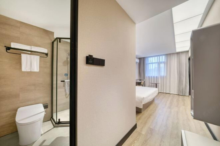 Bathroom 5, HanTing Hotel (Hangzhou Wenyi Road), Hangzhou