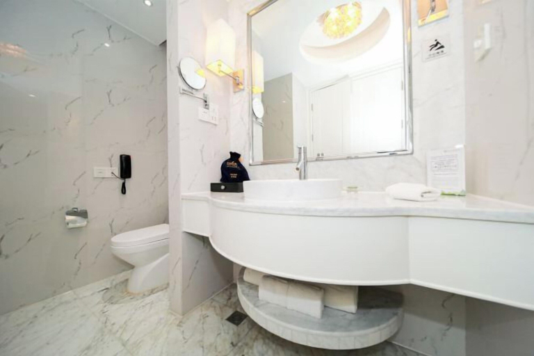 Bathroom 4, Ningbo Zoyi Grand Hotel, Ningbo